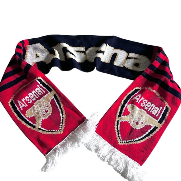 Sold - please do not buy Football Club Red Knit Scarf UK Soccer Gunner Crest - Picture 1 of 5
